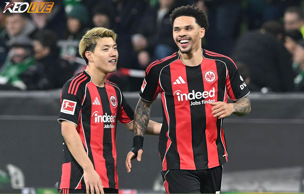 Bàn gỡ hòa phút 90+4 của Knauff giành lại 1 điểm cho Frankfurt | Keolive