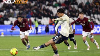 Gibbs-White ghi bàn phút 89, Forest ngược dòng hạ West Ham