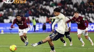 Hình ảnh cho bài Gibbs-White ghi bàn phút 89, Forest ngược dòng hạ West Ham