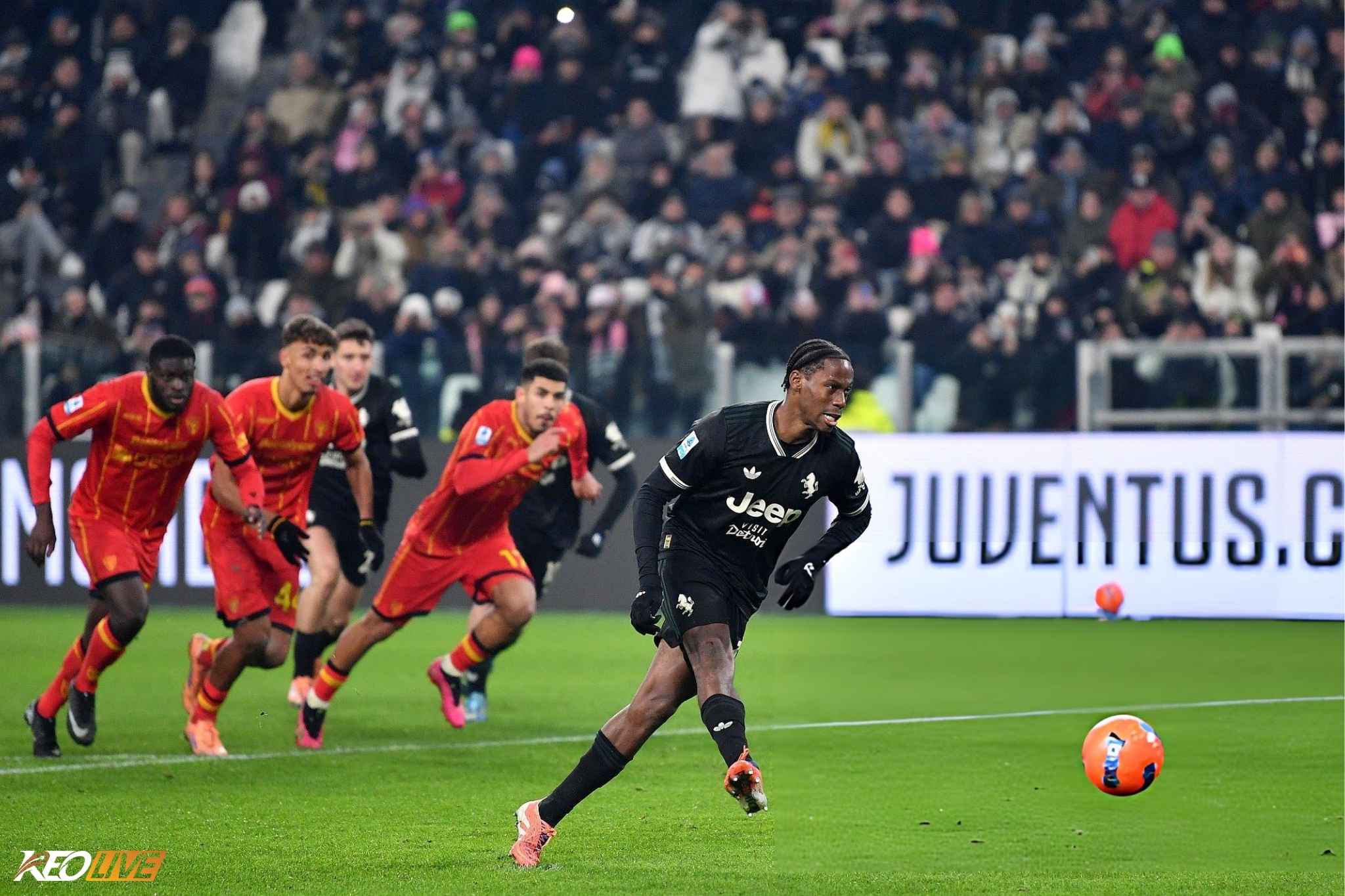 Cú sút phạt đền quá hiền của Davis khiến Juve bỏ lỡ cơ hội vượt lên dẫn trước | Keolive