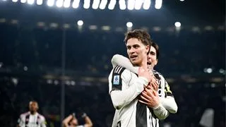 Hình ảnh cho bài Đánh bại Napoli trên sân nhà, Juventus áp sát top 4