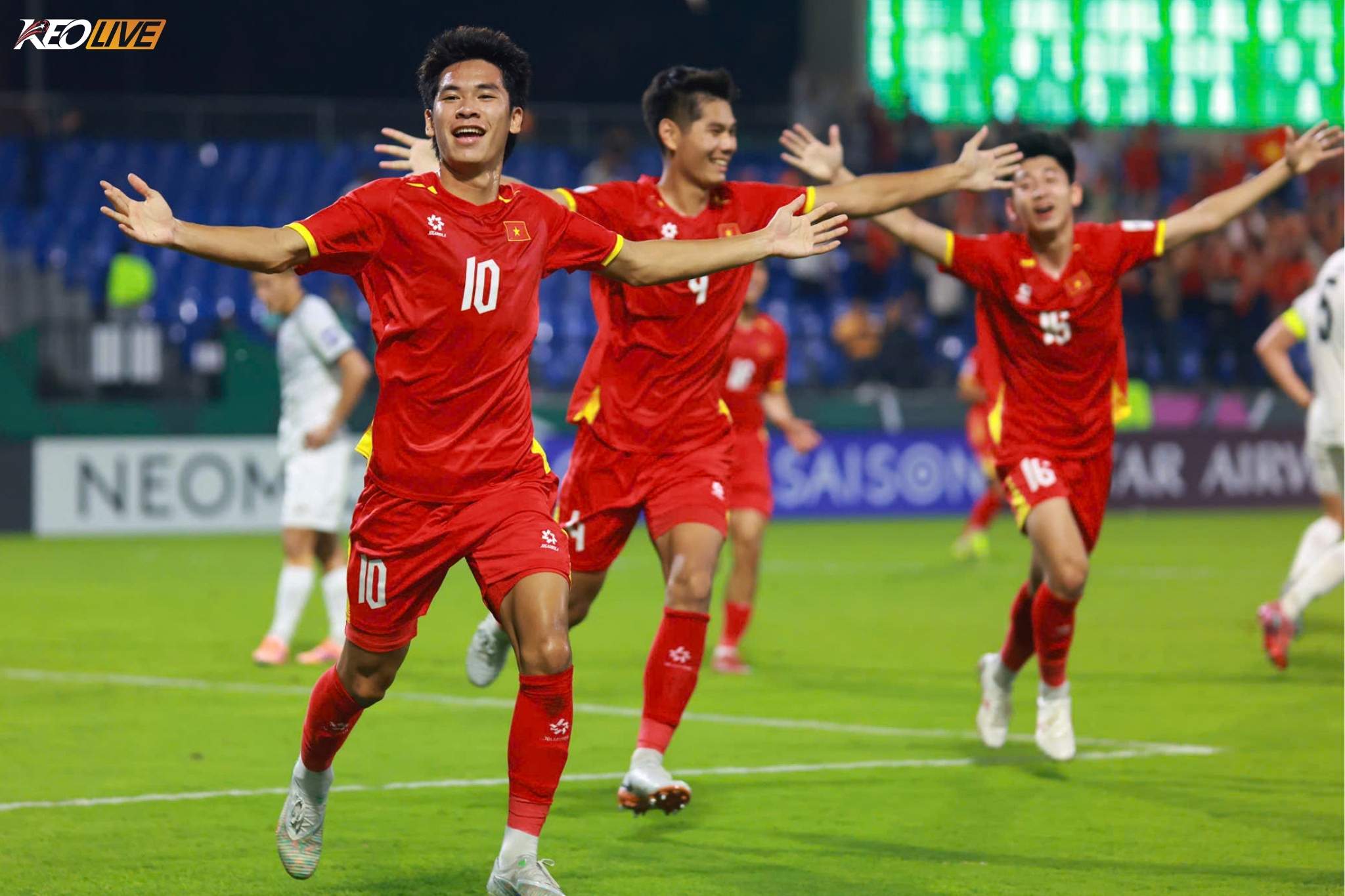 Cú đánh đầu của Văn Thuận đem về bàn thắng quý giá ấn định tỉ số | Keolive