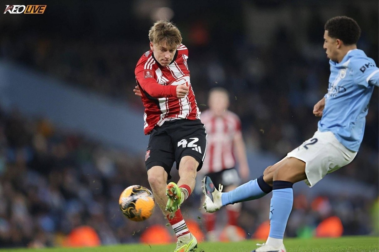 Exeter có bàn danh dự từ cú sút trái phá của Birch  | Keolive