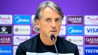 Ghế nóng Old Trafford: Man Utd nhắm HLV từng vô địch Premier League