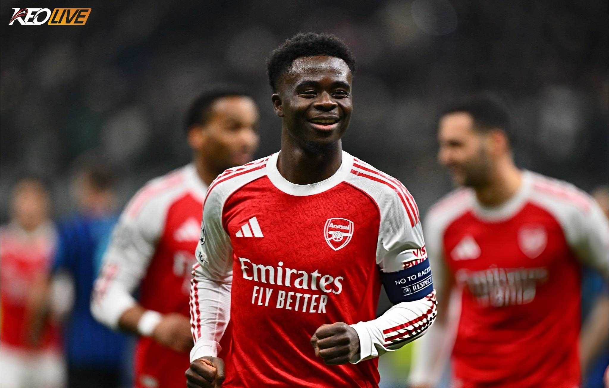 Chấn thương hông khiến Saka vắng mặt khoảng ba tuần | Keolive