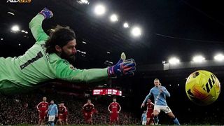 Kịch bản điên rồ những phút cuối, Man City ngược dòng trước Liverpool