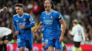 Carreras mở khóa, Mbappe ấn định. Real Madrid thắng nhẹ nhàng Valencia