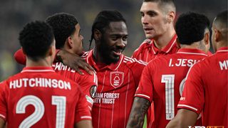 HLV Pereira ra mắt hoàn hảo, Forest đại thắng trước Fenerbahce