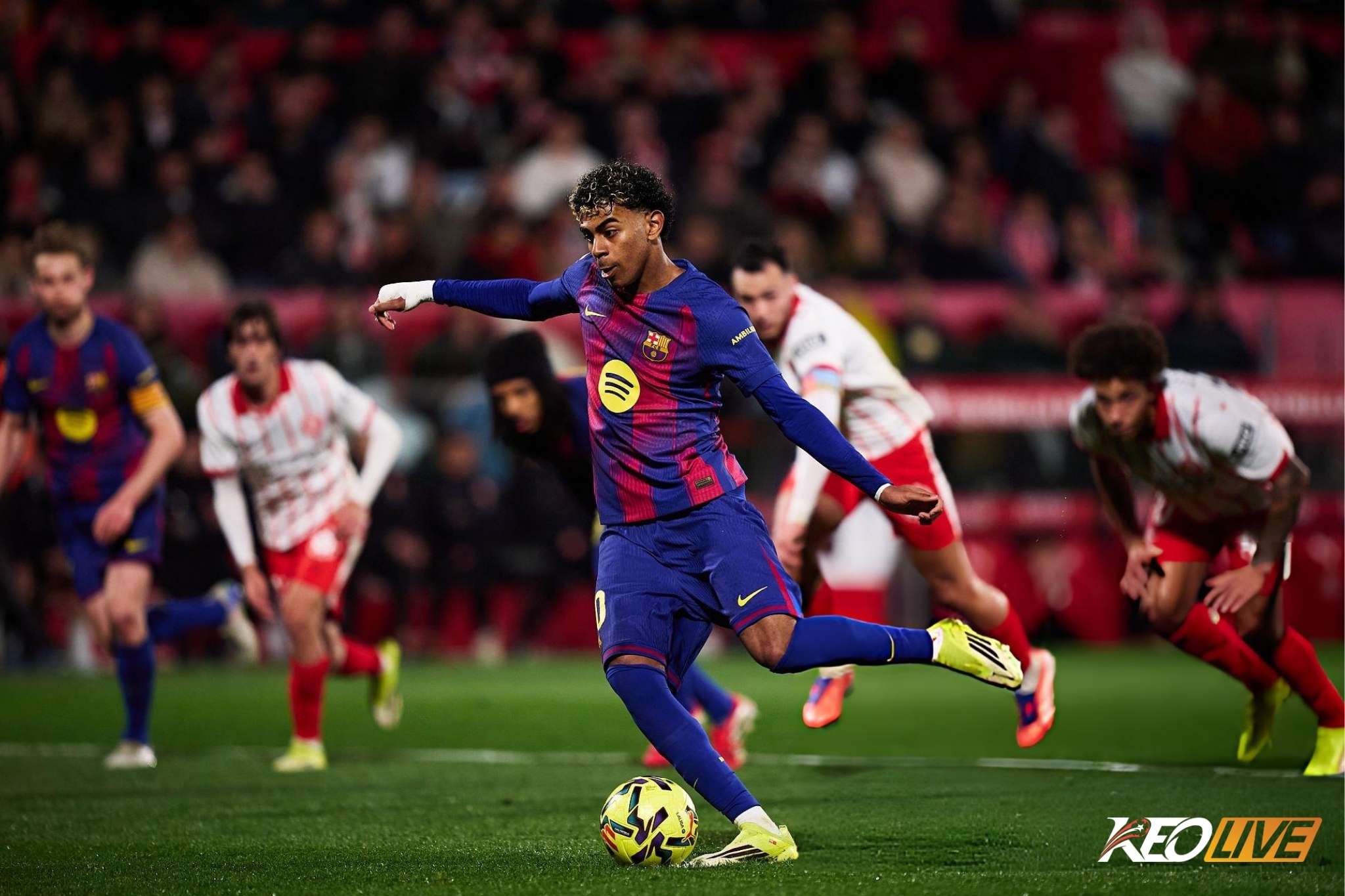 Pha bỏ lỡ cơ hội mở tỷ số trên chấm 11m của Yamal  | Keolive