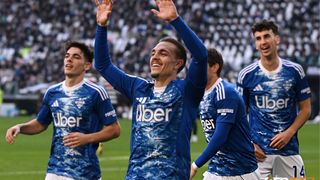 Juventus thua sốc Como 0-2, mất chuỗi bất bại sân nhà