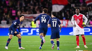 Doue rực sáng, PSG lội ngược dòng trước 10 người bên phía Monaco