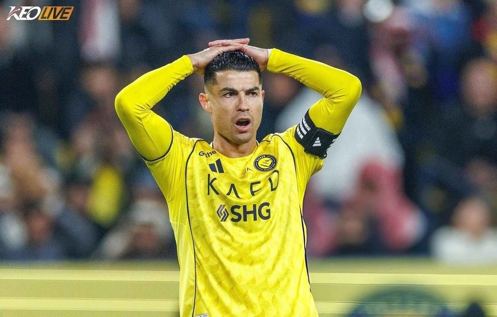 Ronaldo ngồi ngoài không chấn thương, dấy lên nghi vấn nội bộ | Keolive