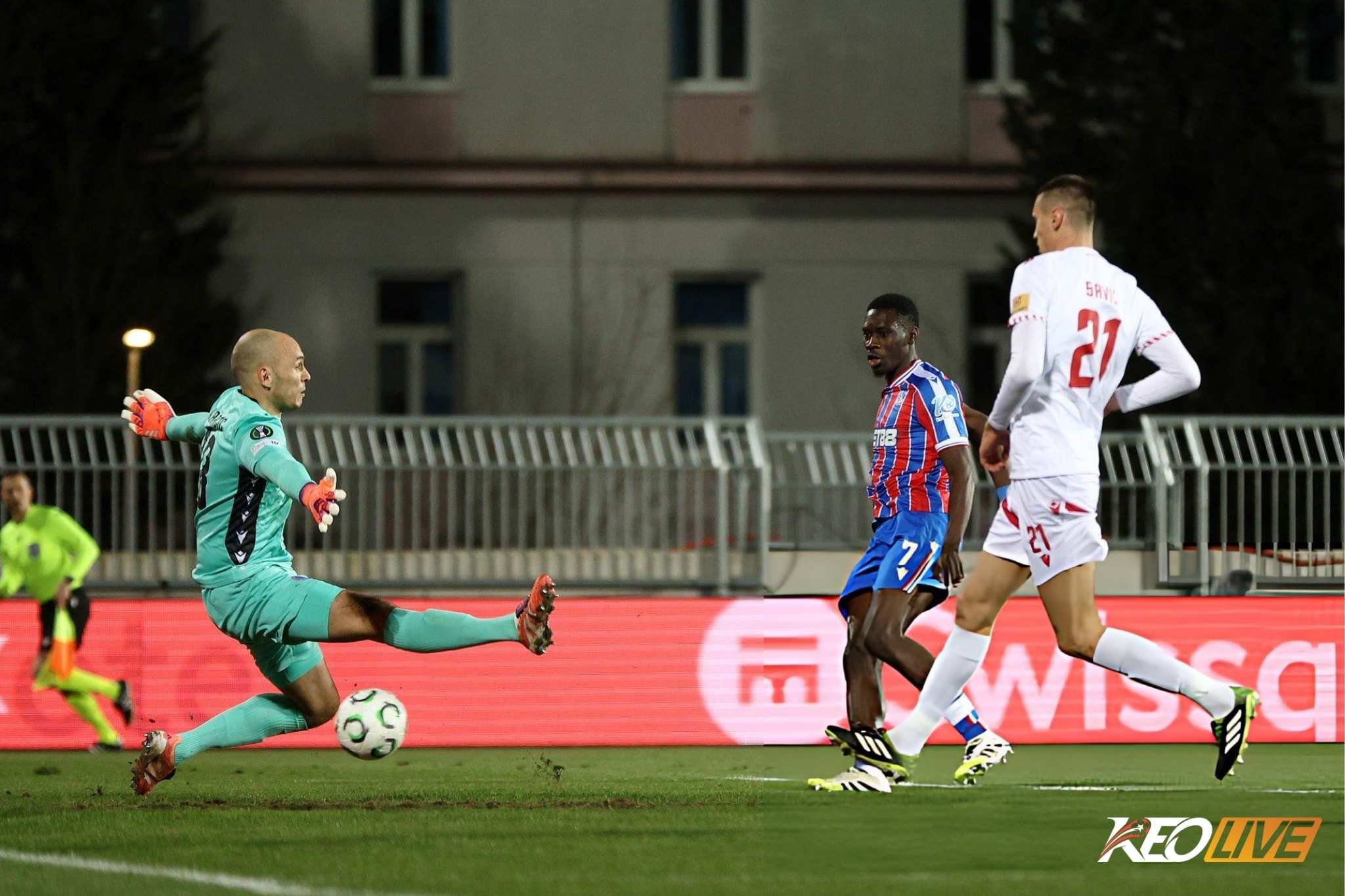 Sarr mở tỷ số cho Palace | Keolive