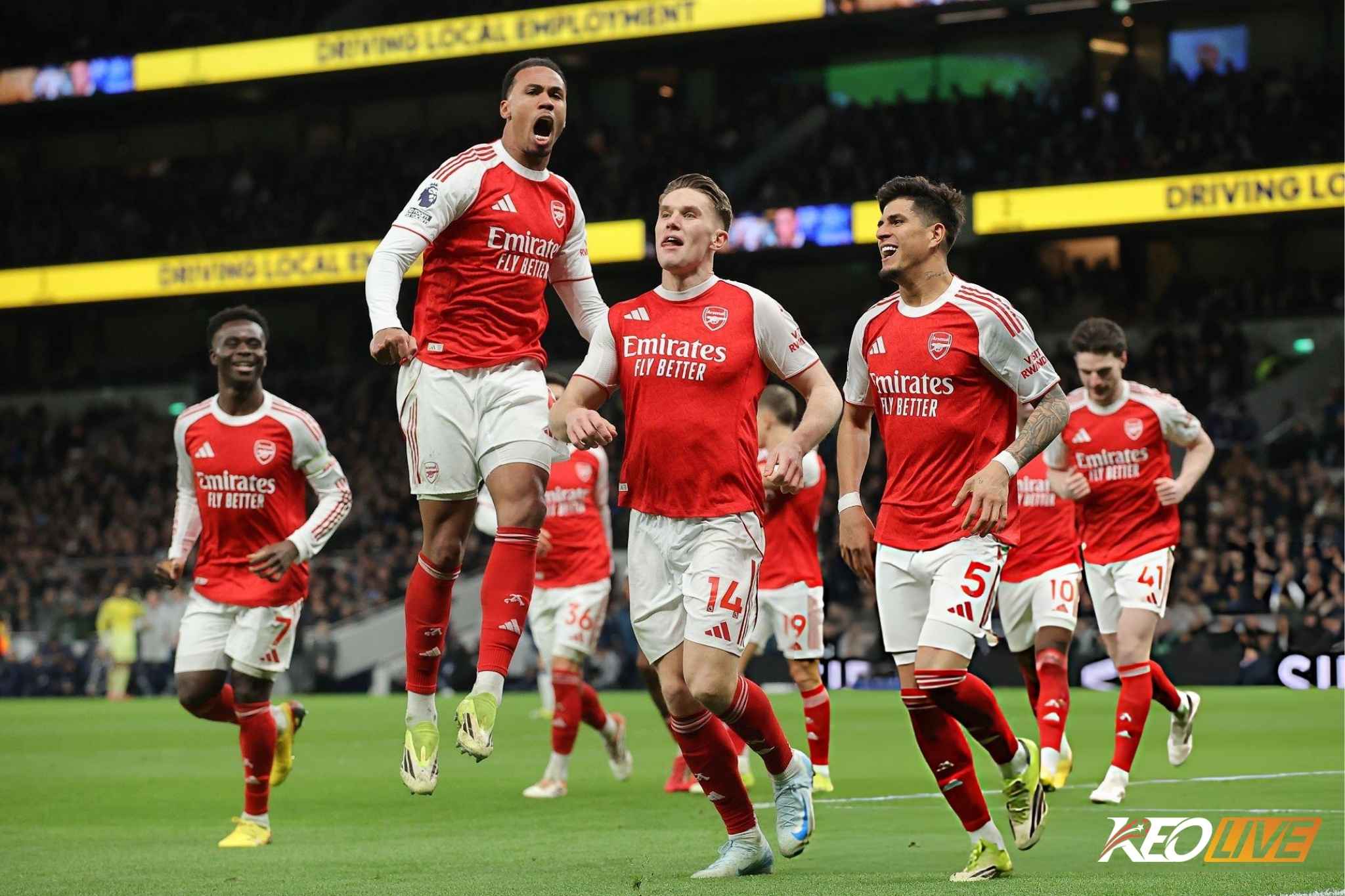 Gyokeres tái lập thế dẫn bàn cho Pháo thủ | Keolive