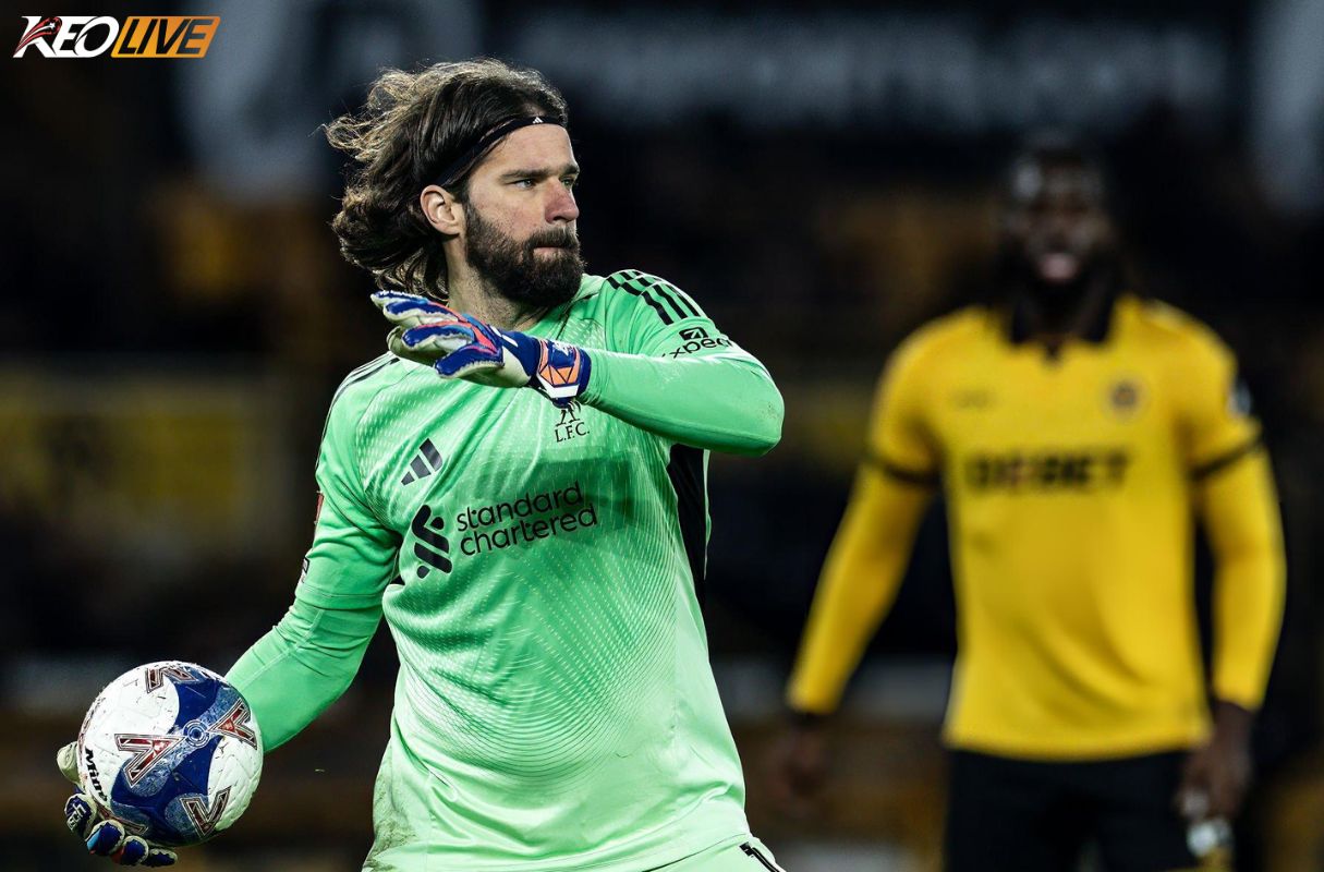 Alisson Becker có thể trở lại bắt chính | Keolive