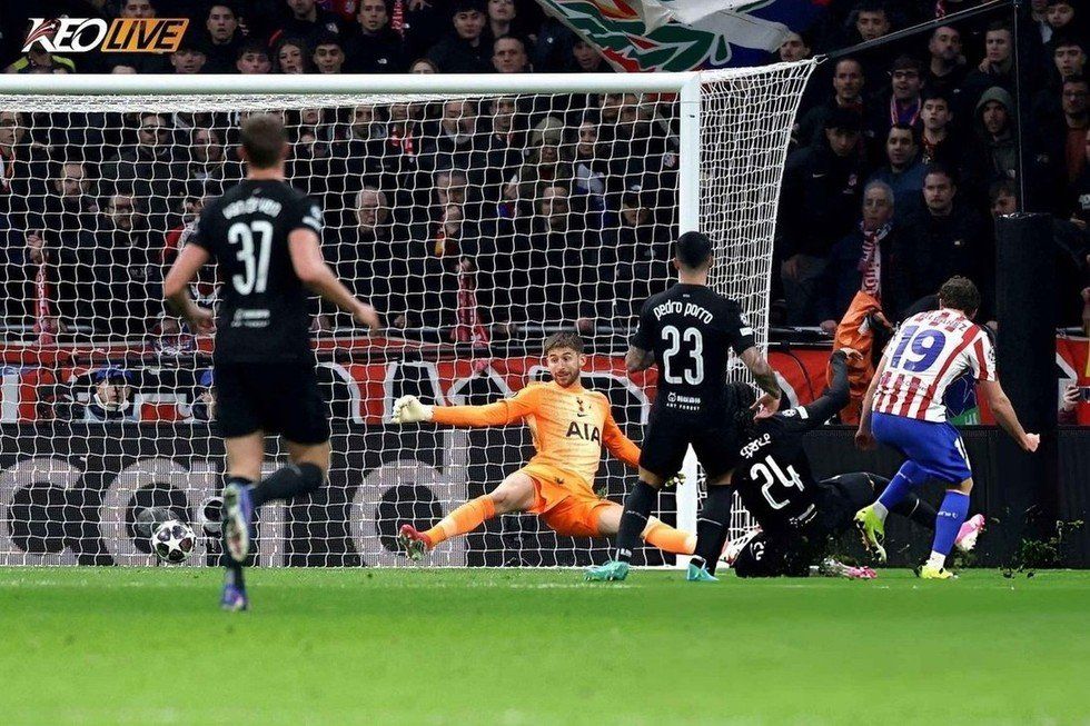 Alvarez hoàn tất cú đúp ở ngay đầu hiệp 2 | Keolive