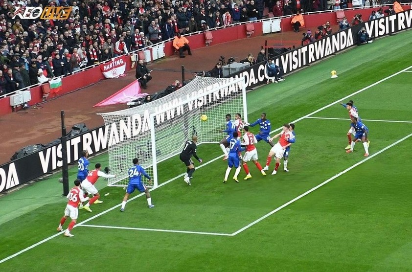 Bàn mở tỷ số từ phạt góc quen thuộc của Arsenal | Keolive