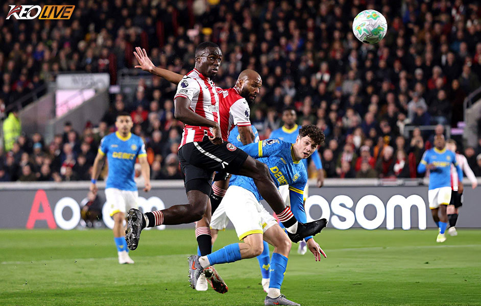 Michael Kayode ghi bàn thắng đầu tiên tại Premier League | Keolive