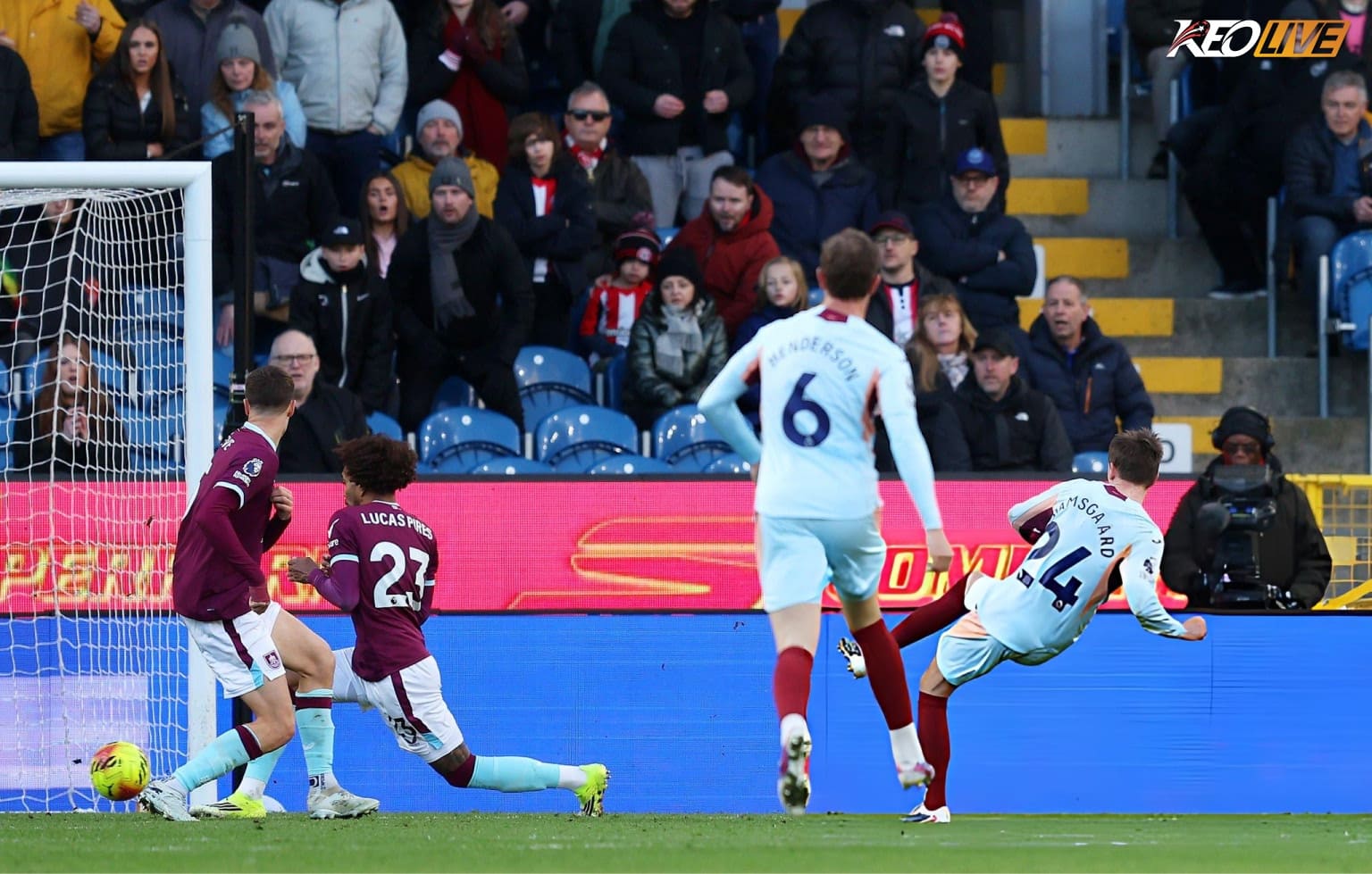 Bàn ấn định tỷ số của Damsgaard khép lại trận cầu bùng nổ | Keolive