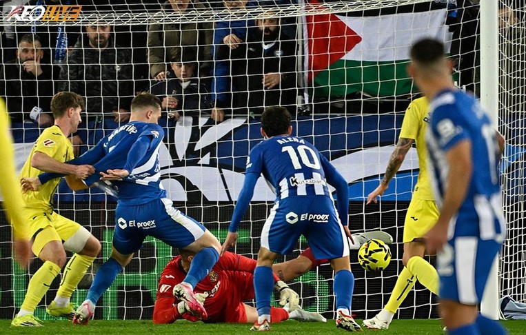 Bàn thắng có phần may mắn này giúp Alaves có lợi thế quan trọng trước khi bước vào giờ nghỉ | Keolive