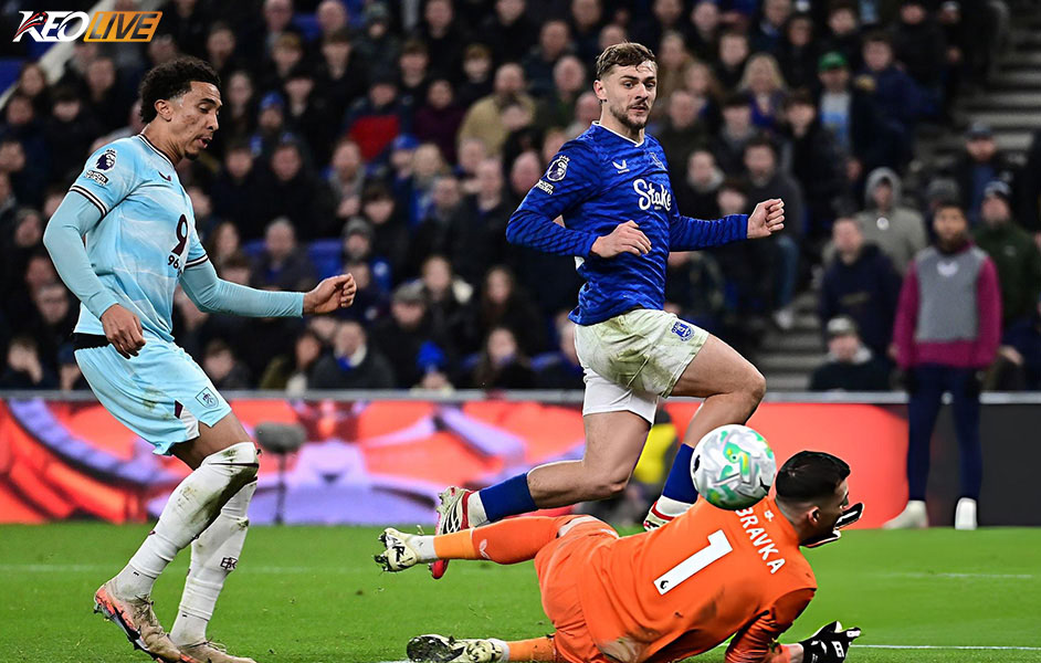 Burnley tiếp tục chìm sâu dưới đáy BXH | Keolive