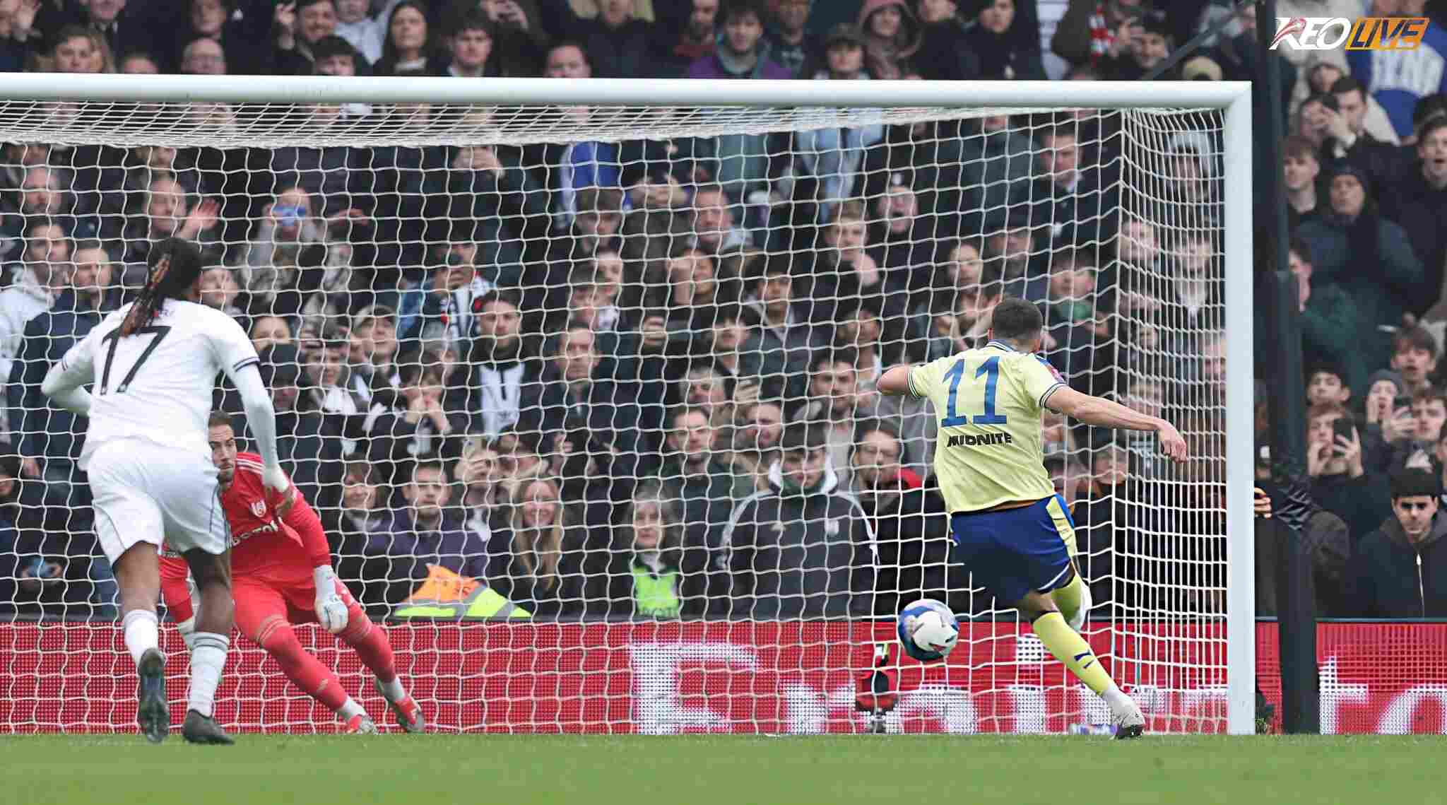 Bàn thắng duy nhất trên chấm phạt đề của Stewart | Keolive