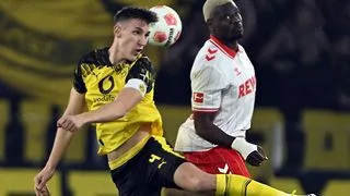 Hình ảnh cho bài Beier tỏa sáng, Dortmund lấy lại tinh thần sau derby nước Đức