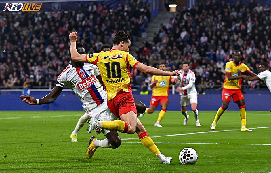 Lens thi đấu áp đảo và có lợi thế lớn trong hiệp 1 | Keolive