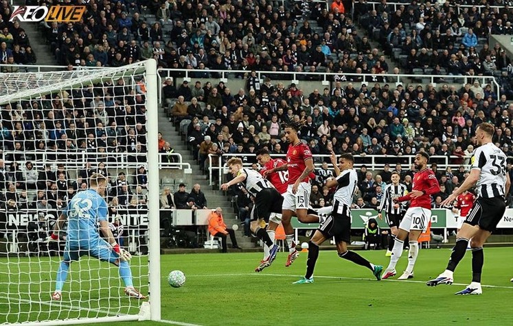 Casemiro gỡ hòa ở phút 45+9 | Keolive