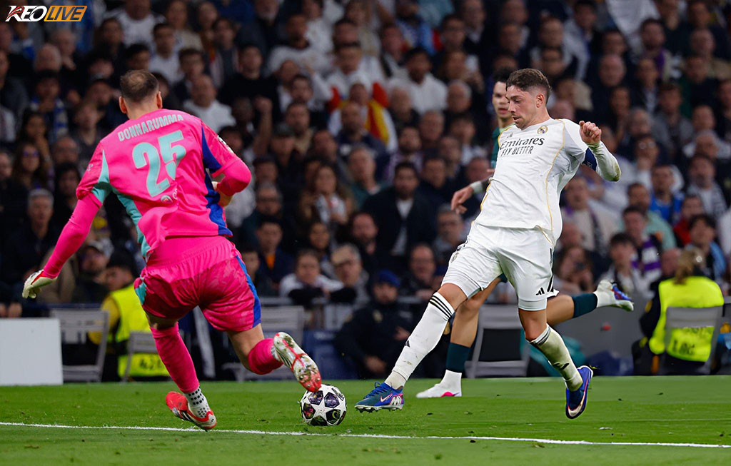 Sai lầm của O'Reilly mở ra cơ hội mở tỷ số cho Valverde | Keolive