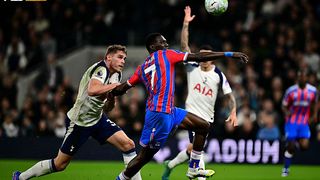 Tottenham tiếp tục chìm trong khủng hoảng khi để Palace lội ngược dòng