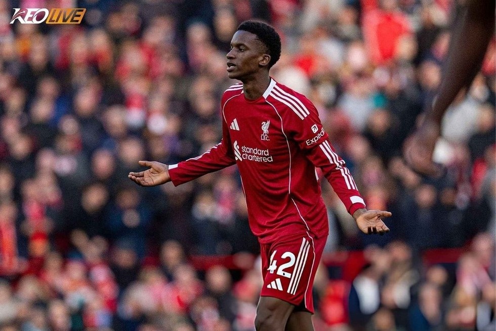 Trey Nyoni sẽ là sự lựa chọn thú vị ở hàng tiền vệ | Keolive