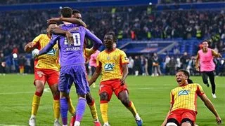 Hình ảnh cho bài Lens vượt qua Lyon trên chấm luân lưu, tiến vào bán kết Coupe de France