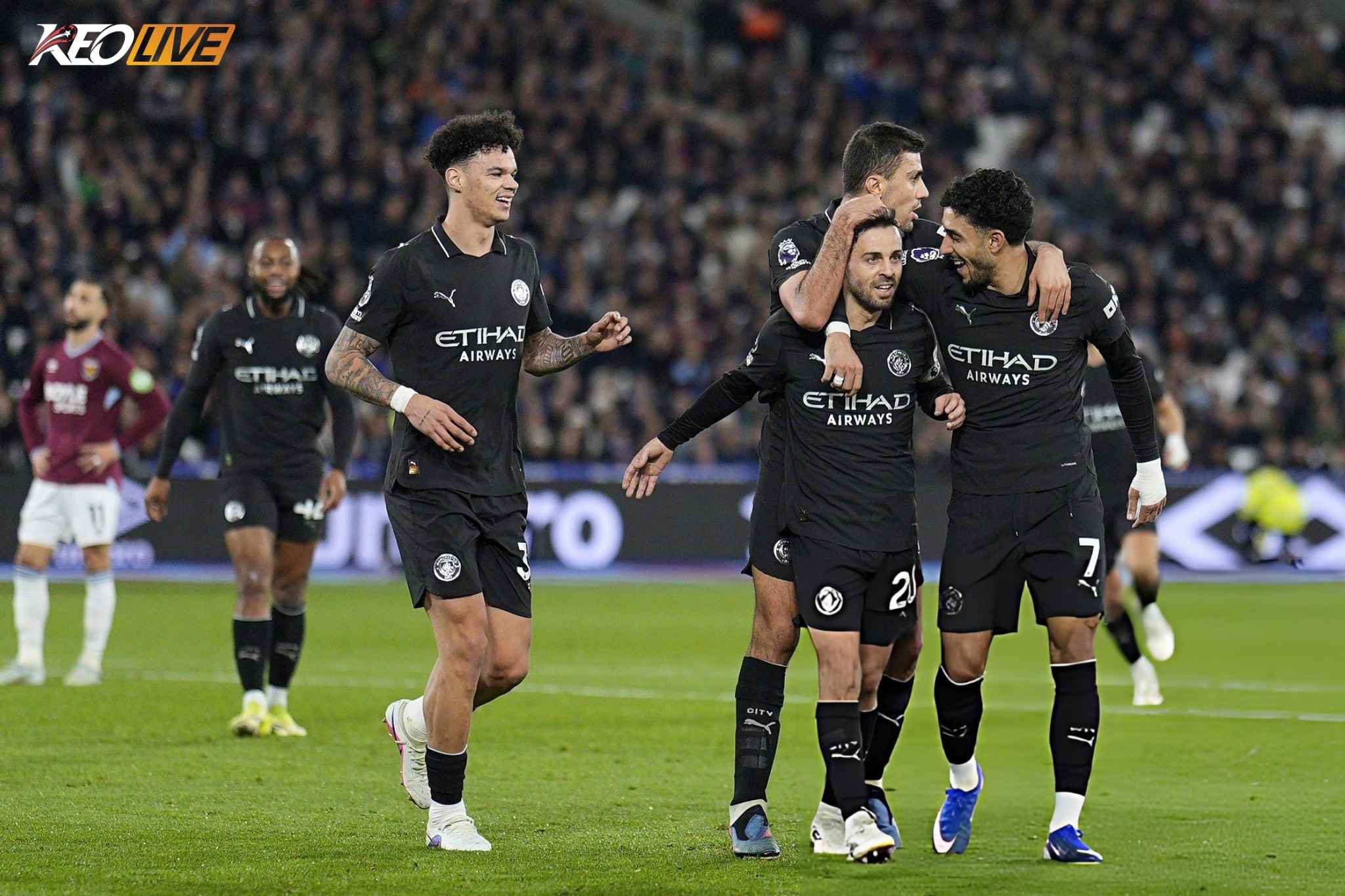 Quả treo bóng khó chịu của Silva đem về bàn mở tỷ số cho City | Keolive