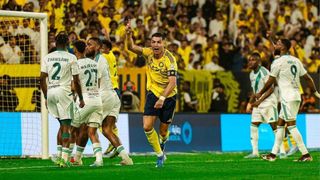 Ronaldo lại ghi bàn, Al-Nassr tiến gần thêm tới chức vô địch Saudi Pro League