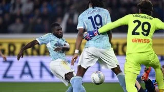 Hình ảnh cho bài Boga trừng phạt sai lầm của Atalanta, “Bà đầm già” chiếm lợi thế top 4
