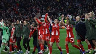 Bayern ngược dòng phút cuối, loại Man United vào bán kết Champions League nữ