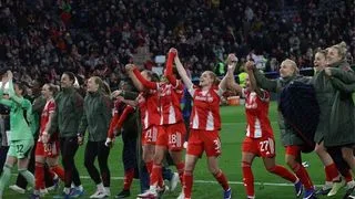 Hình ảnh cho bài Bayern ngược dòng phút cuối, loại Man United vào bán kết Champions League nữ