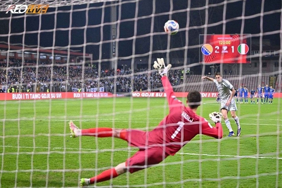 Italy tự loại mình trên chấm 11m khi sút hỏng 2 lần | Keolive