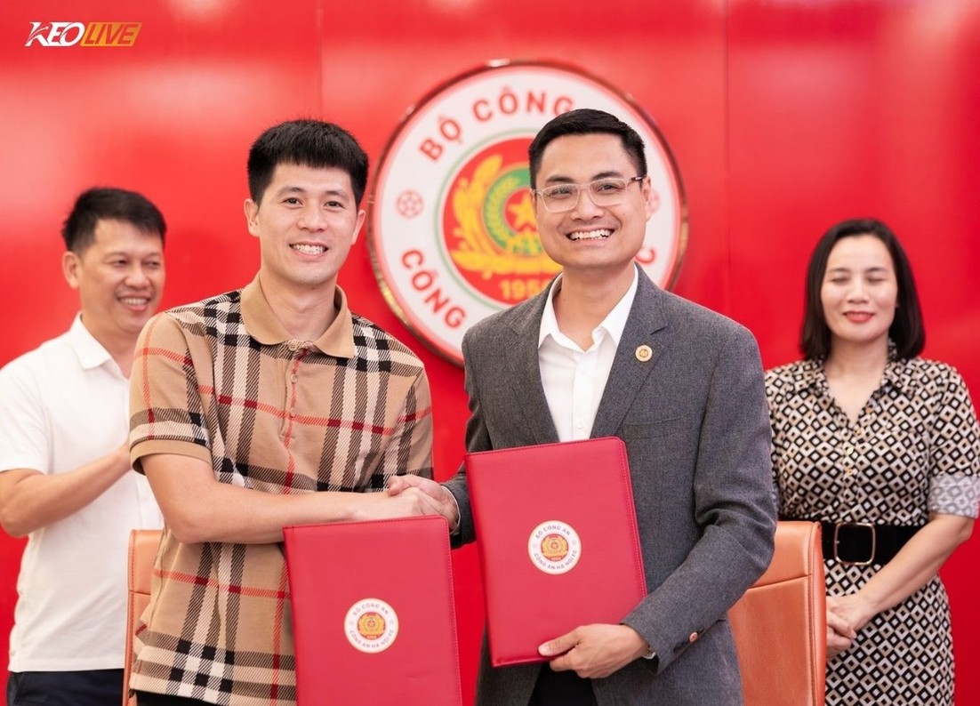 Đình Trọng rạng rỡ trong ngày gia hạn hợp đồng với CAHN | Keolive