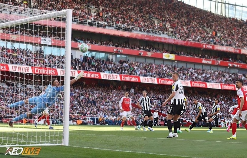 Cú dứt điểm của Eze là quá khó để cản phá | Keolive