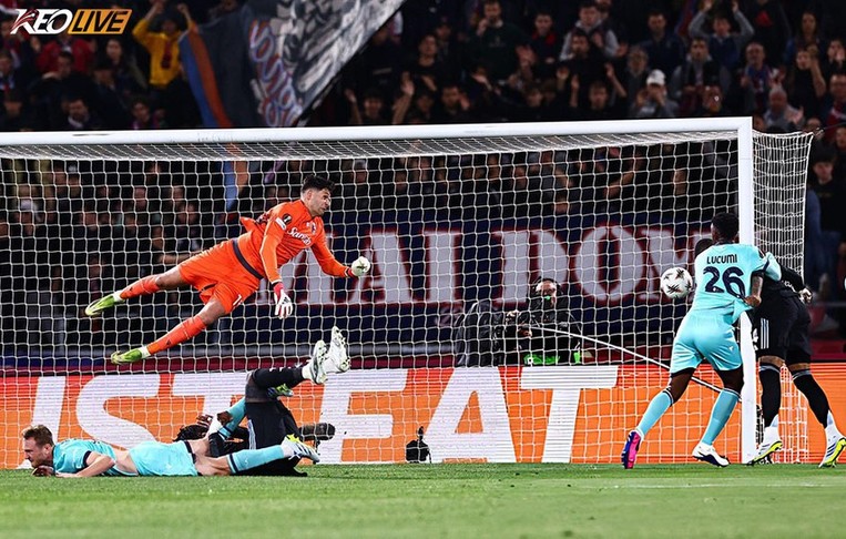 Konsa mở tỉ số cho Villa từ một tình huống cố định | Keolive