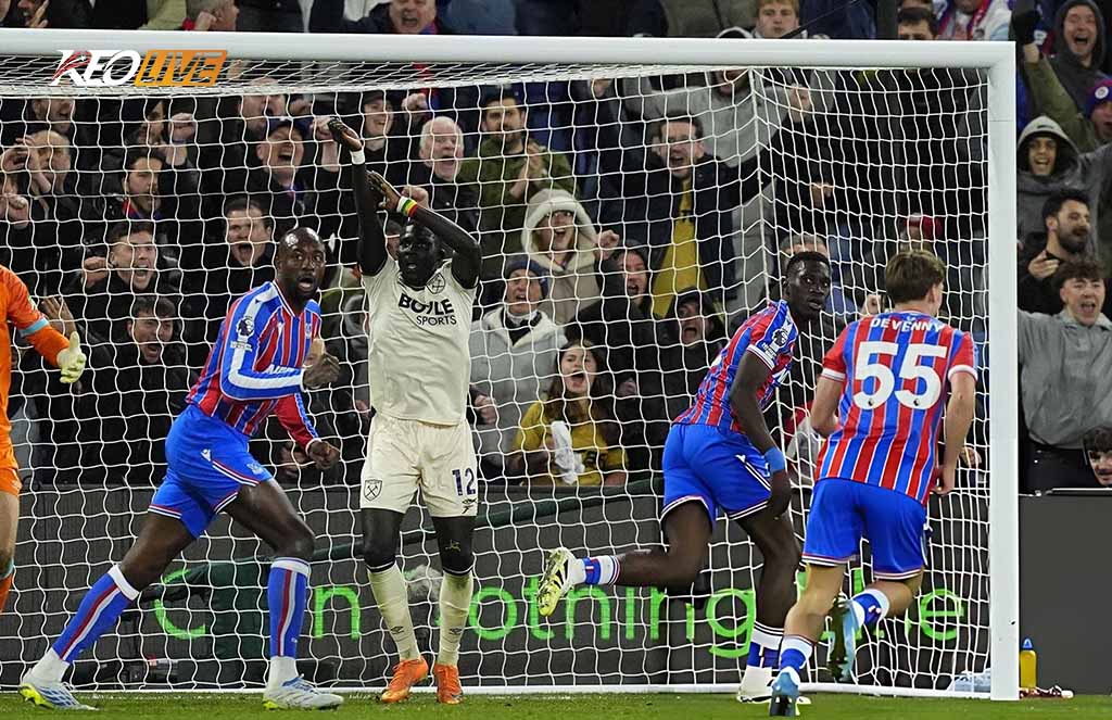 Pha bóng ăn mừng hụt của Palace | Keolive