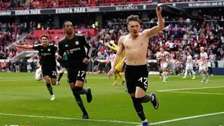 Hình ảnh cho bài Karl ghi bàn phút 90+9, Bayern ngược dòng điên rồ hạ Freiburg