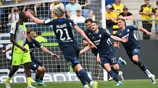 Hình ảnh cho bài Thua trận trên sân Hoffenheim, Dortmund "dâng" chức vô địch cho Bayern 