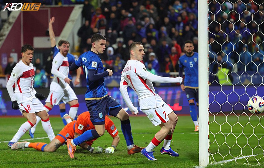 Bàn thắng của Akturkoglu khiến trận đấu nghiên về cho đội khách | Keolive