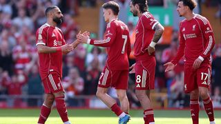 Isak lập công sau chấn thương, Liverpool áp sát top 3