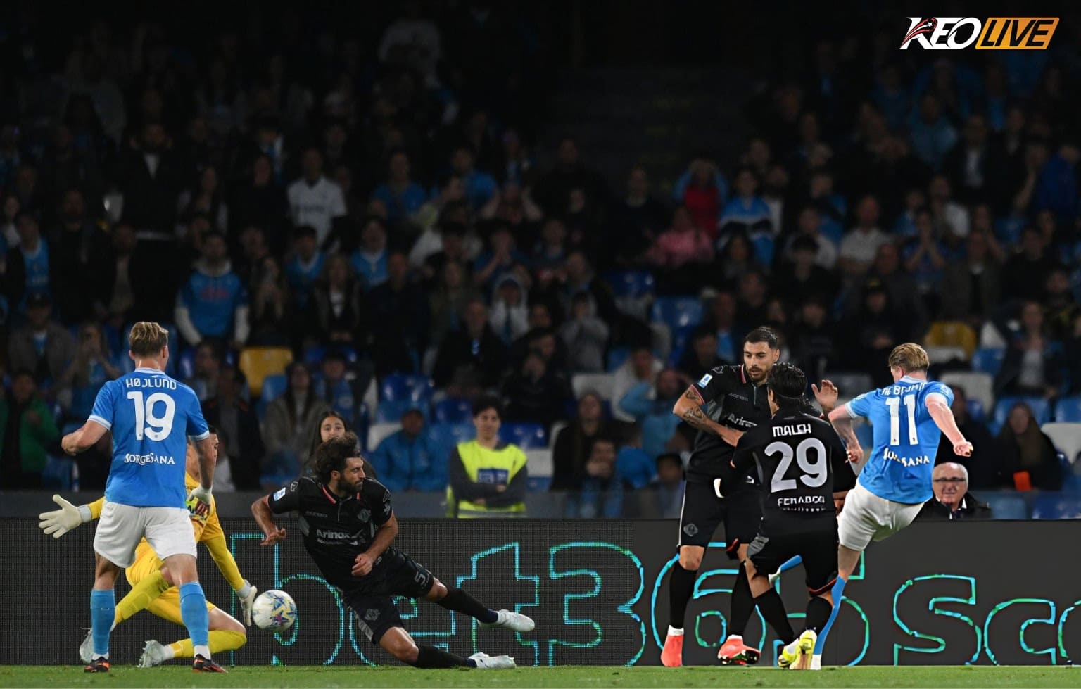 Kevin de Bruyne ghi bàn ở phút bù giờ cuối cùng hiệp 1 | Keolive