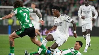 Hình ảnh cho bài Betis gỡ hòa phút 94, ngôi vương xa dần với Real Madrid