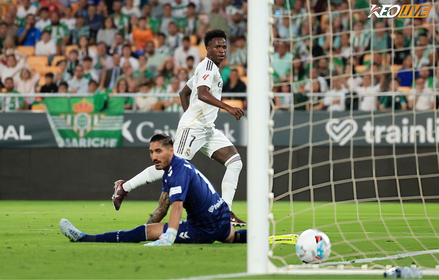Vini xuất hiện đúng lúc mở tỉ số cho Real  | Keolive
